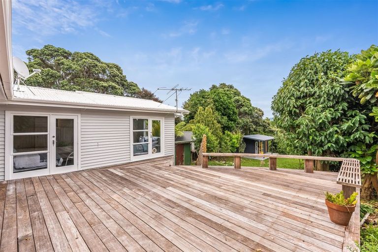Photo of property in 50 Winara Avenue, Waikanae, 5036