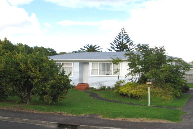 Photo of property in 6 Brennan Avenue, Te Atatu Peninsula, Auckland, 0610