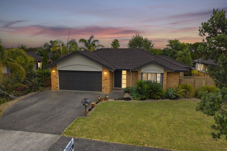 Photo of property in 33 Croftview Road, Wattle Downs, Auckland, 2103