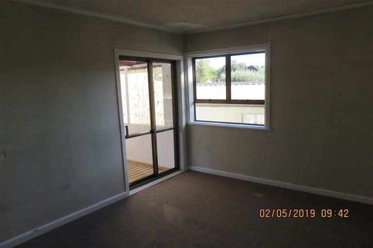 Photo of property in 20 Kauri Glen Road, Northcote, Auckland, 0627