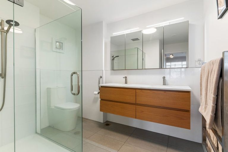 Photo of property in 77 Parkside Drive, Orewa, 0931