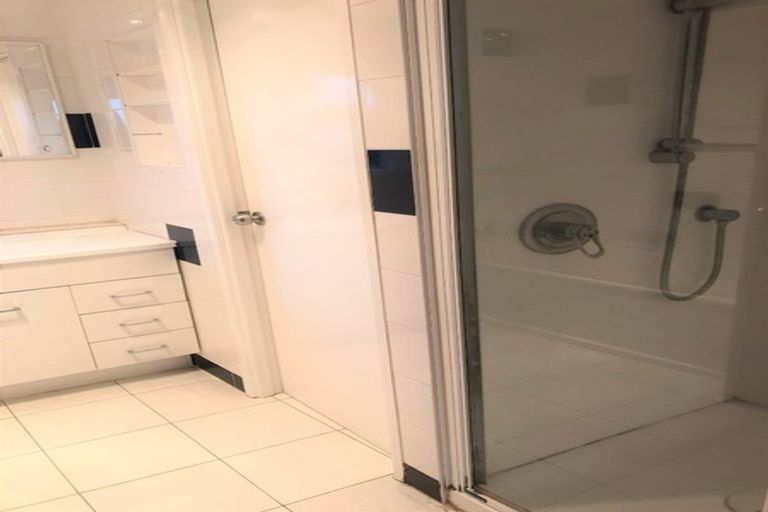 Photo of property in 7 Nielsen Place, Massey, Auckland, 0614