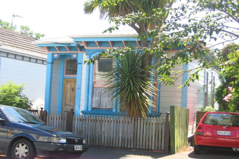 Photo of property in 2 Tainui Terrace, Mount Cook, Wellington, 6021