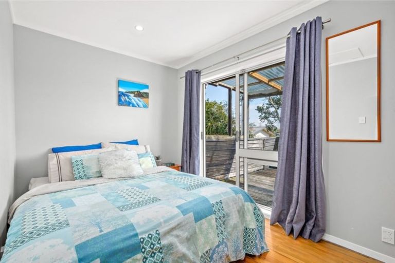 Photo of property in 17 Brunner Road, Glen Eden, Auckland, 0602