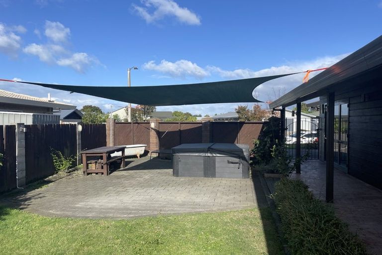 Photo of property in 6 Alan Styles Place, Greenmeadows, Napier, 4112