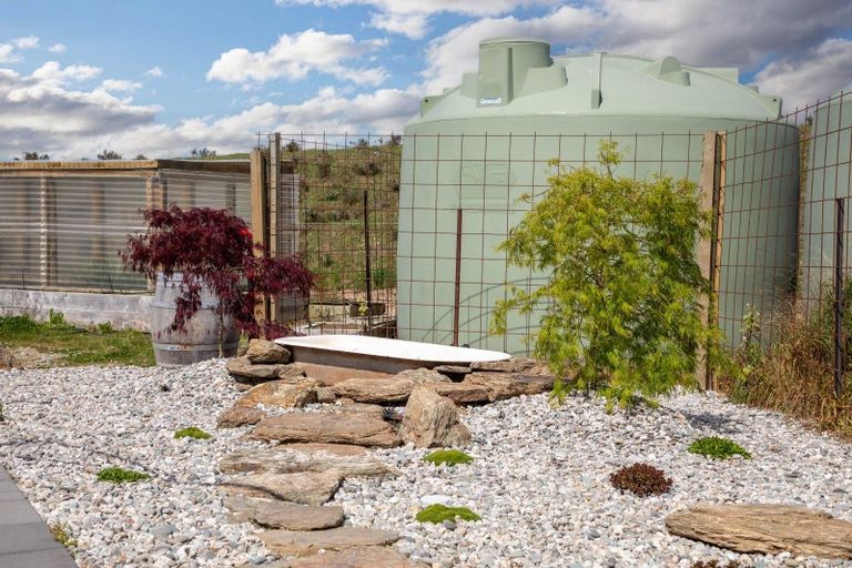 Photo of property in 27 Lapins Way, Waikerikeri, Alexandra, 9391