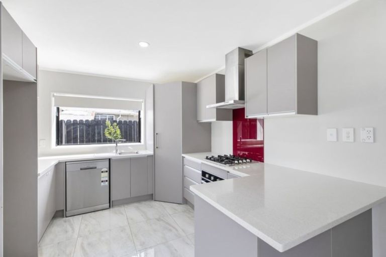 Photo of property in 2/18 Maunu Road, Papatoetoe, Auckland, 2025