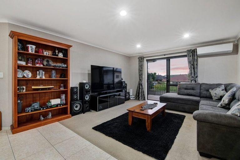 Photo of property in 15 The Rise, Gulf Harbour, Whangaparaoa, 0930