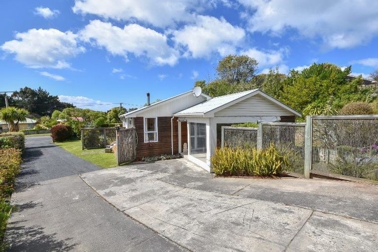 Photo of property in 4 Hare Road, Ocean View, Dunedin, 9035