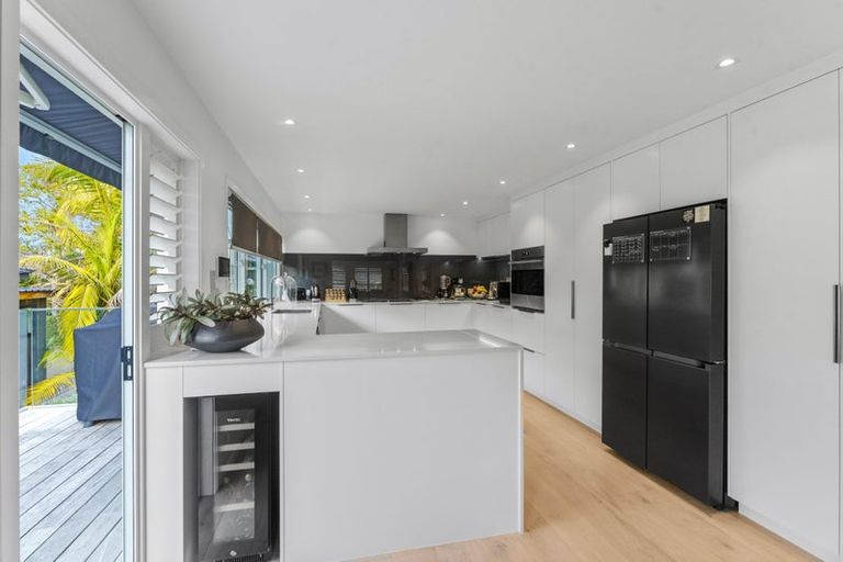 Photo of property in 15 The Strand, Takapuna, Auckland, 0622