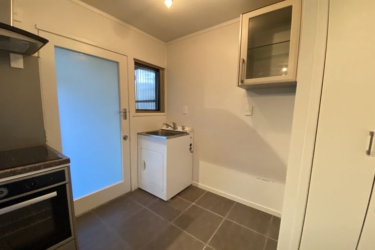 Photo of property in 1/6 Kathleen Street, Totara Vale, Auckland, 0627