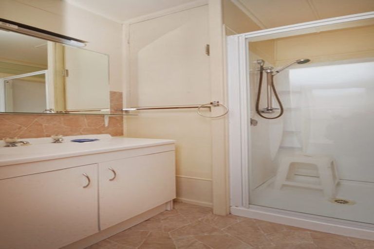 Photo of property in 26 Aputa Avenue, Te Puru, Thames, 3575