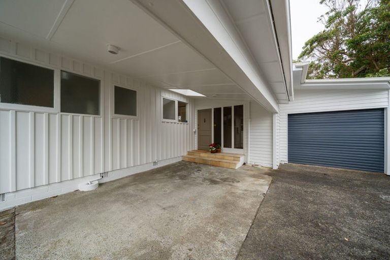 Photo of property in 5 Chudleigh Grove, Churton Park, Wellington, 6037