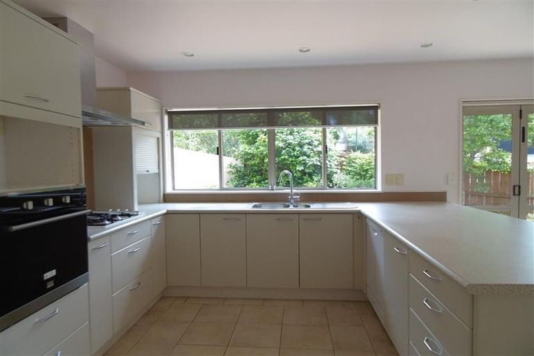 Photo of property in 40 Langana Avenue, Browns Bay, Auckland, 0630