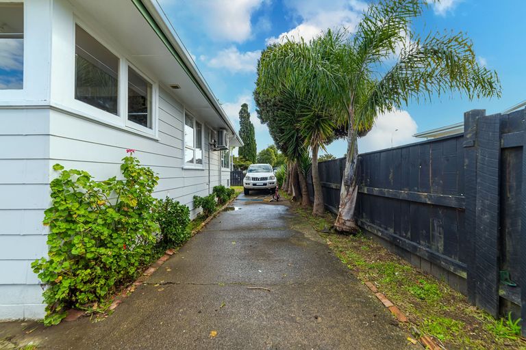 Photo of property in 14 Swallow Drive, Manurewa, Auckland, 2102