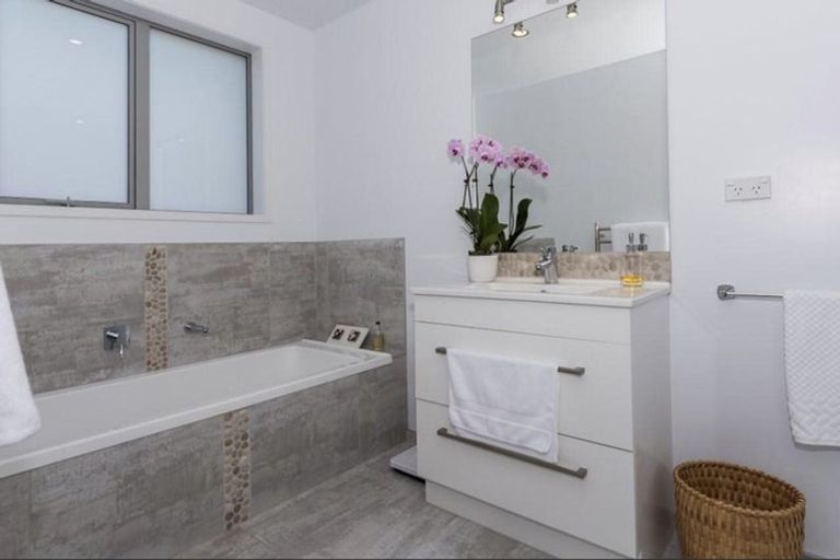 Photo of property in 22 Raptor Way, Welcome Bay, Tauranga, 3175