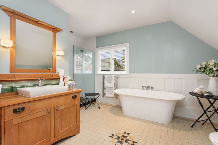 Photo of property in 106 Fendalton Road, Fendalton, Christchurch, 8014