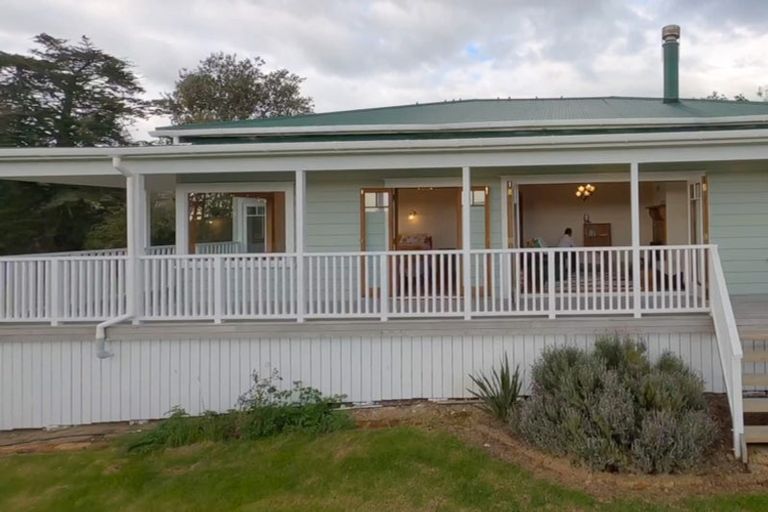 Photo of property in 376 Mangakura Road, Helensville, 0875
