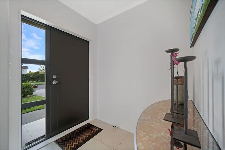 Photo of property in 32 Wawatai Drive, Karaka, Papakura, 2113