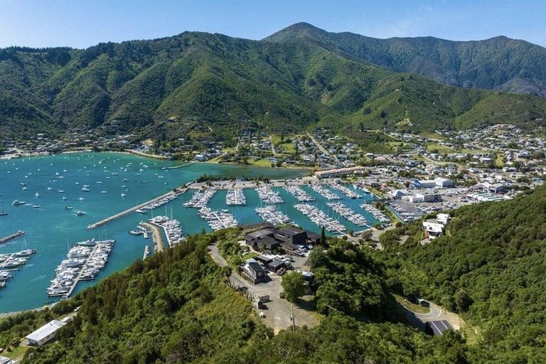 Photo of property in 43 Marina Drive, Waikawa, Picton, 7220