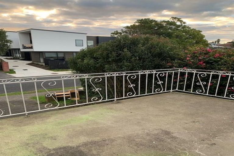 Photo of property in 16 Glenside Avenue, Pakuranga, Auckland, 2010