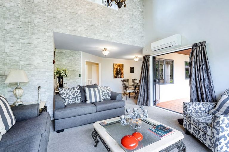 Photo of property in 35a Picasso Drive, West Harbour, Auckland, 0618