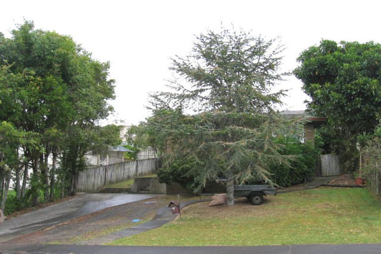 Photo of property in 36 Lavery Place, Sunnynook, Auckland, 0632