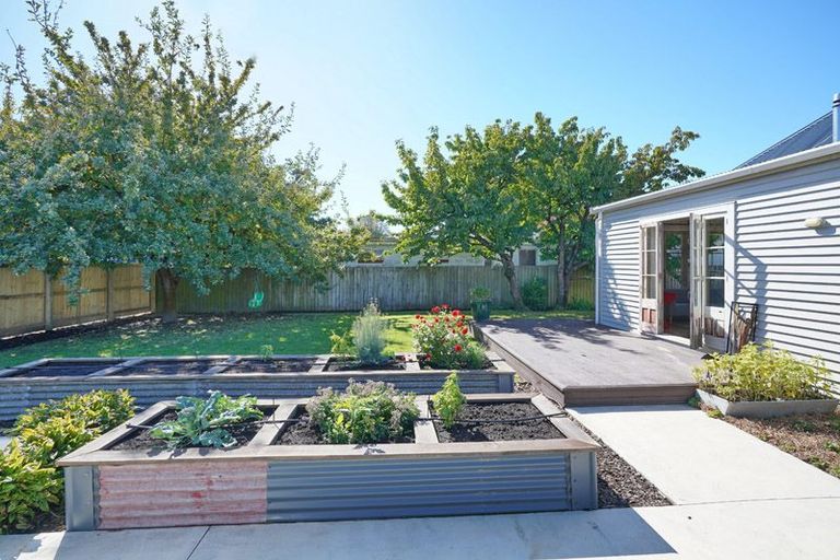 Photo of property in 11 Isabella Place, Waltham, Christchurch, 8011