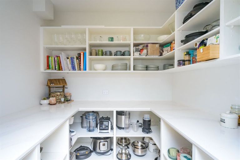 Photo of property in 18 Silkwood Place, Fitzherbert, Palmerston North, 4410