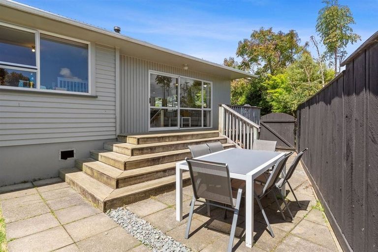 Photo of property in 42 Cumberland Street, Merrilands, New Plymouth, 4312