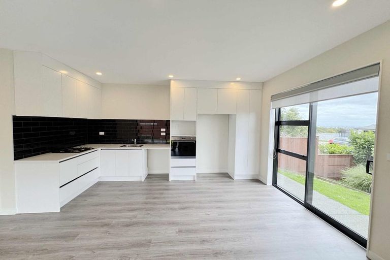 Photo of property in 81 Twin Parks Rise, Papakura, 2110