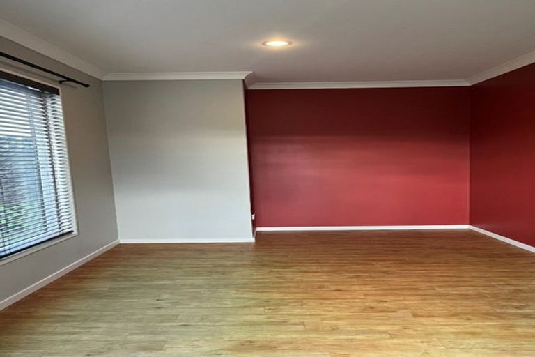 Photo of property in 17 Saddleback Green, Halswell, Christchurch, 8025