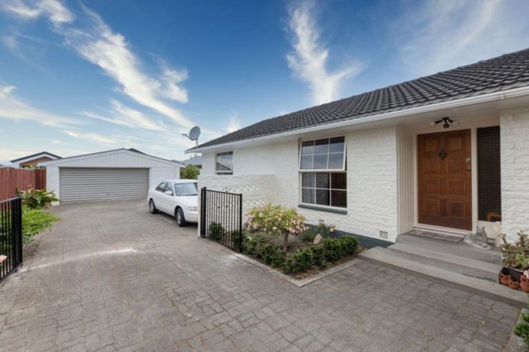 Photo of property in 14 Ramore Place, Redwood, Christchurch, 8051