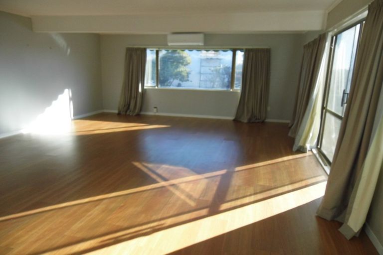 Photo of property in 20 Ganymede Place, Half Moon Bay, Auckland, 2012