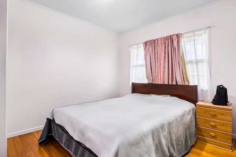 Photo of property in 2/7 Ellen Avenue, Hillcrest, Auckland, 0627