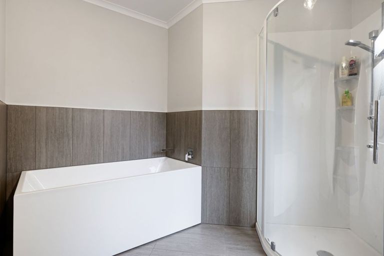 Photo of property in 13 Mangakoea Place, St Andrews, Hamilton, 3200