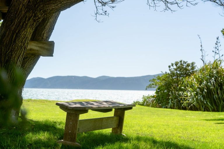 Photo of property in 55 Wharemauku Road, Raumati Beach, Paraparaumu, 5032