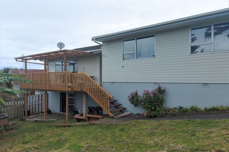 Photo of property in 14 Aralia Road, Sunnynook, Auckland, 0620