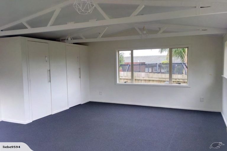 Photo of property in 2 Wyoming Avenue, Murrays Bay, Auckland, 0630