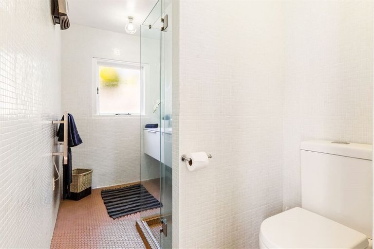 Photo of property in 811 Te Atatu Road, Te Atatu Peninsula, Auckland, 0610