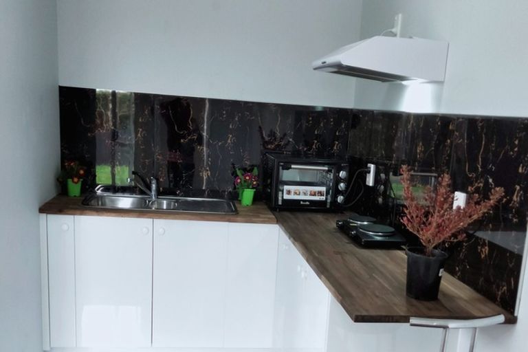 Photo of property in 76a Captain Scott Road, Glen Eden, Auckland, 0602