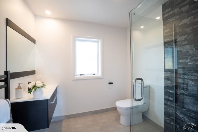 Photo of property in 39 Coutts Way, Fitzherbert, Palmerston North, 4410