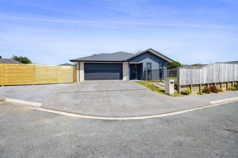 Photo of property in 8 The Terrace, Bell Block, New Plymouth, 4312