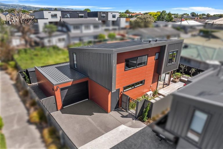 Photo of property in 2/104 Burke Street, Sydenham, Christchurch, 8023