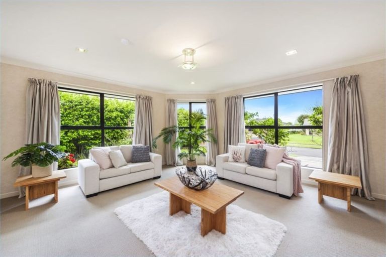 Photo of property in 5 Parkwood Place, Huntington, Hamilton, 3210