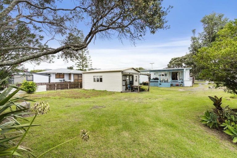 Photo of property in 302 Sylvia Road, Whangamata, 3620
