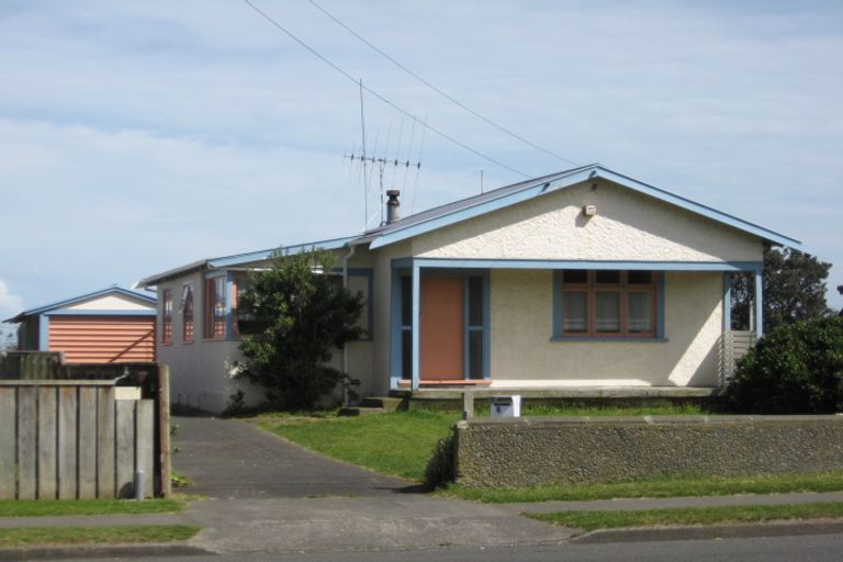 Photo of property in 81 Cornfoot Street, Castlecliff, Whanganui, 4501