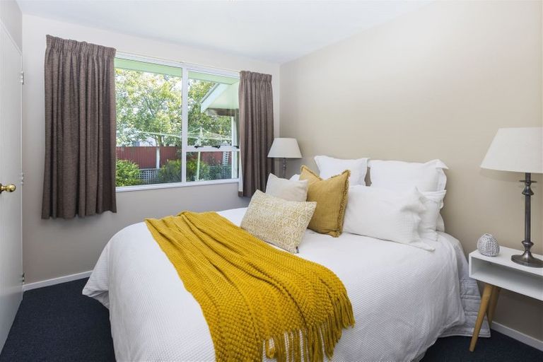 Photo of property in 2/87 Olliviers Road, Phillipstown, Christchurch, 8011