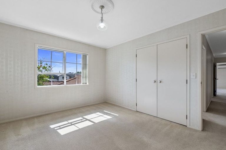 Photo of property in 33 White Heron Drive, Massey, Auckland, 0614