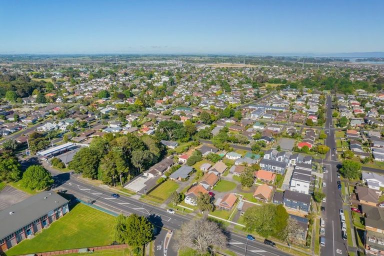 Photo of property in 341 Great South Road, Papakura, 2110